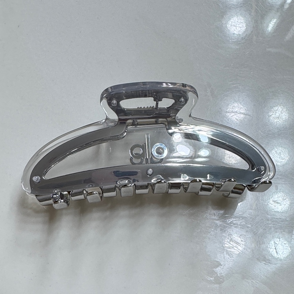 ALO Yoga Silver Hair Clip